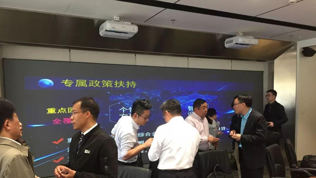 最新款名片,观点论述与时尚设计趋势解析