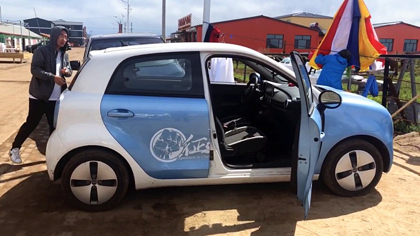 最新款小车,友情与爱之旅的轮子伴侣