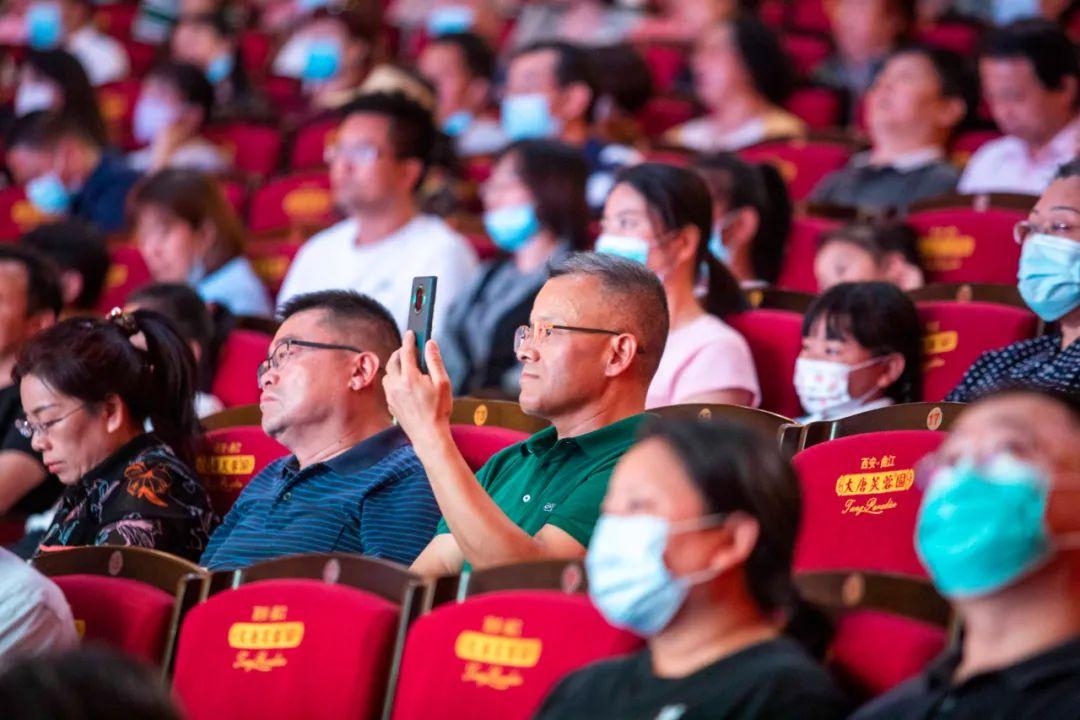 中国组合，文化现象的多维解读与探讨