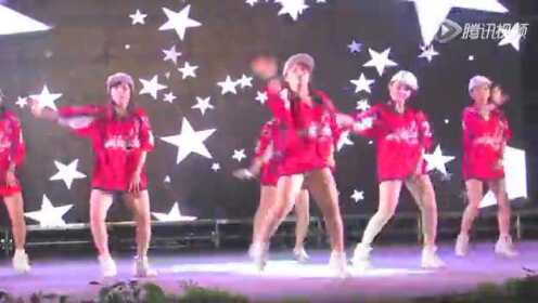 最新爵士舞曲狂欢，舞动家庭之夜