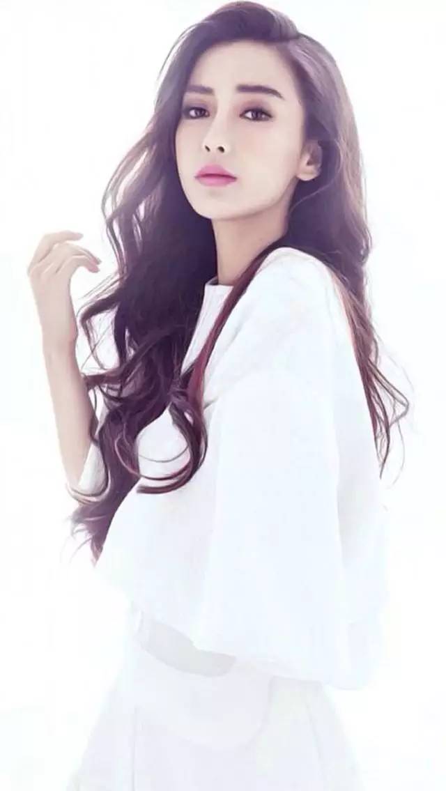 杨颖最新写真风格与魅力的多维展现 2024年独家报道