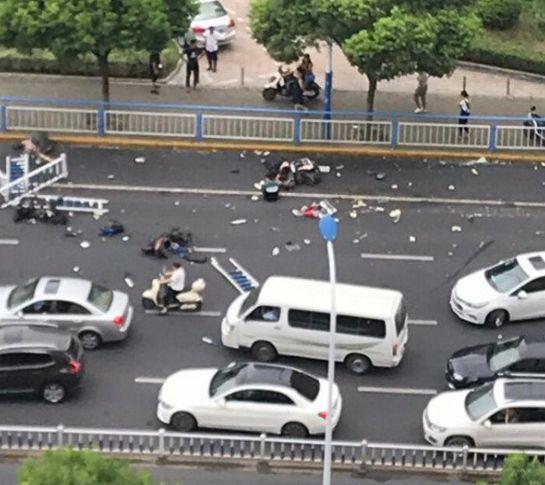 最新惨烈车祸图片大全，事故背后的警示与深刻思考