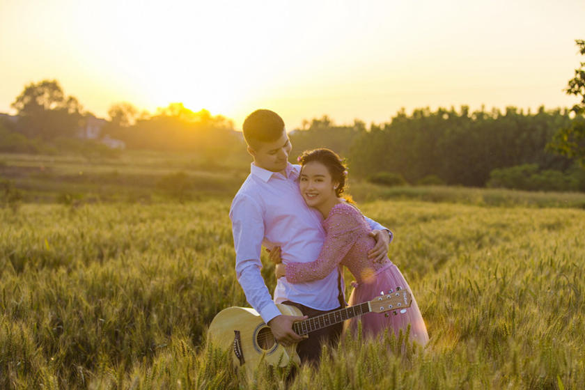 慕辰麦田最新,温馨的夏日趣事