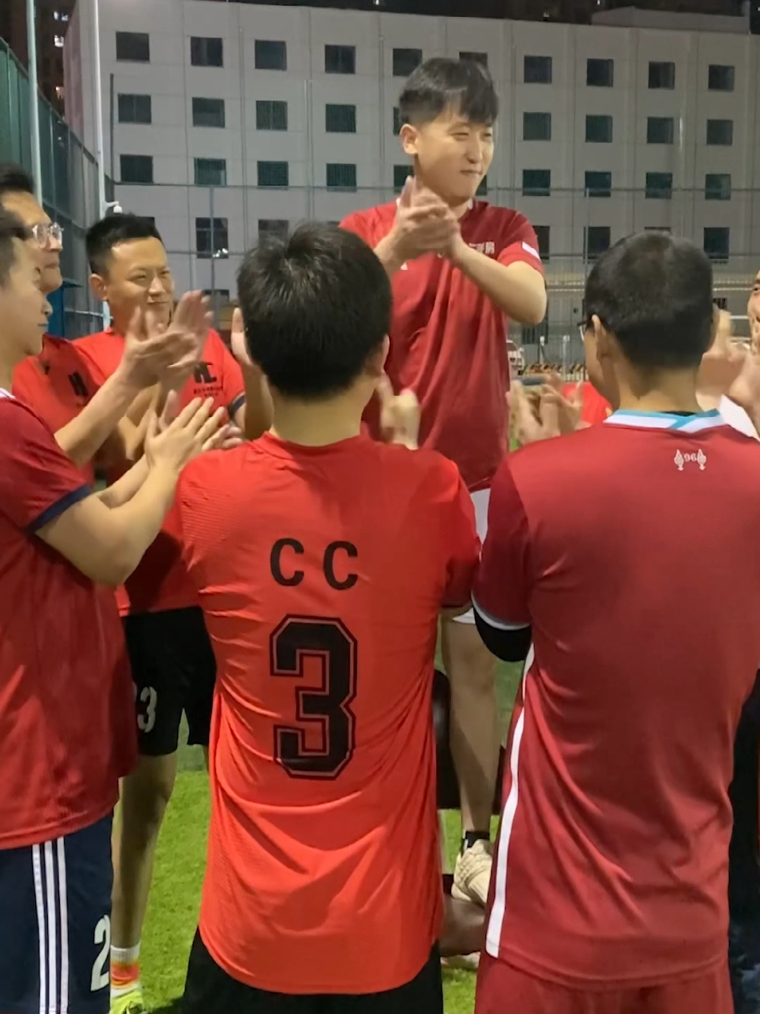 小红书揭秘！16支足球队热血赛场角逐风采！